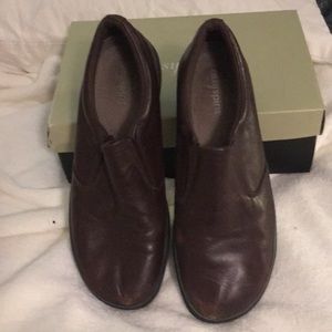 Barely worn brown Easy Spirit slip ons with zipper